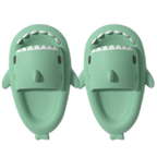 Chaussons de plage en forme de requin