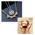 Collier en forme de cœur à quatre feuilles