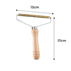 Brosse pour poils d'animaux en bois