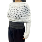 Chandail douillet en tricot avec épaules découvertes